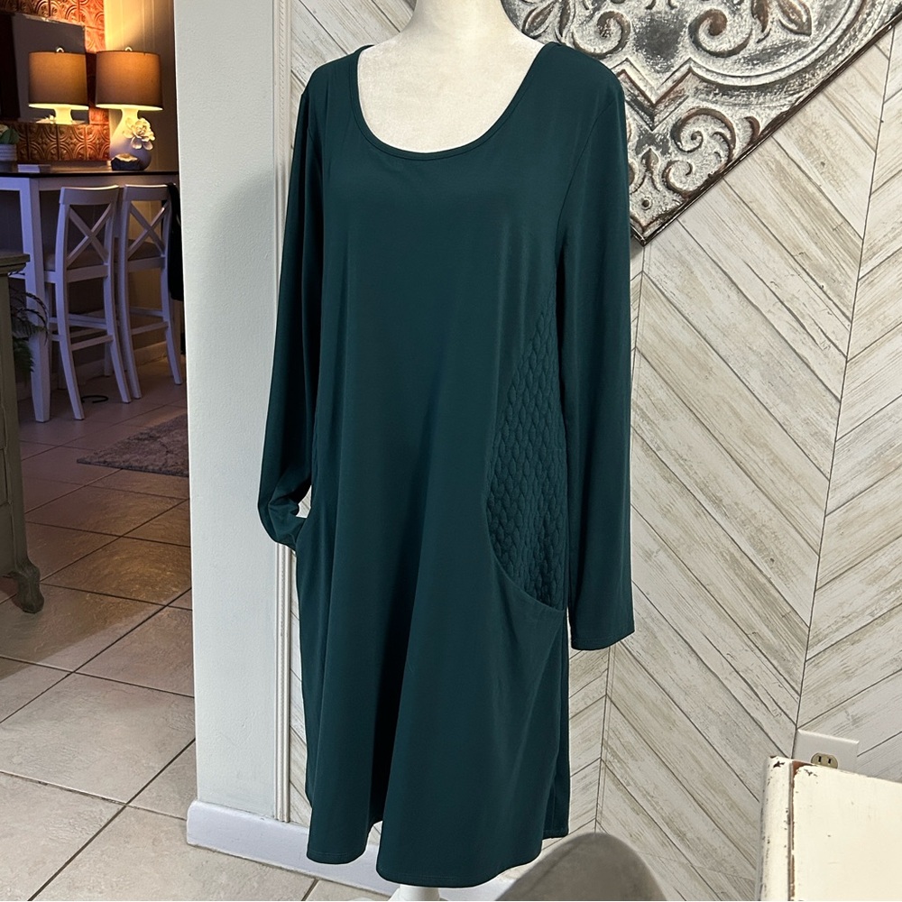 Occasionally Made l/s teal dress, round neck, slanted pockets, poly/rayon M/L